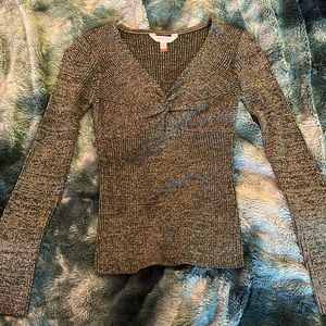 The brand is no boundaries,it’s green sparkly,and the size is XS